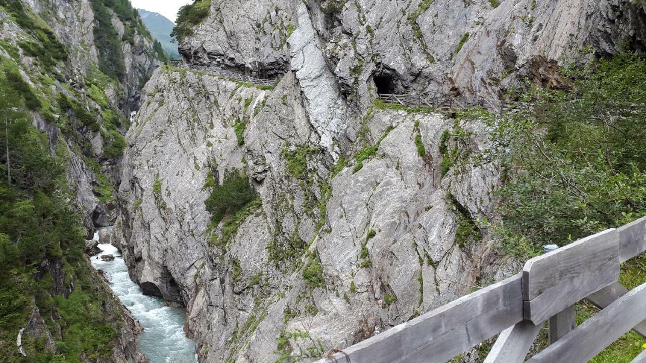Haus Gartenheim Kals am Grossglockner Luaran gambar